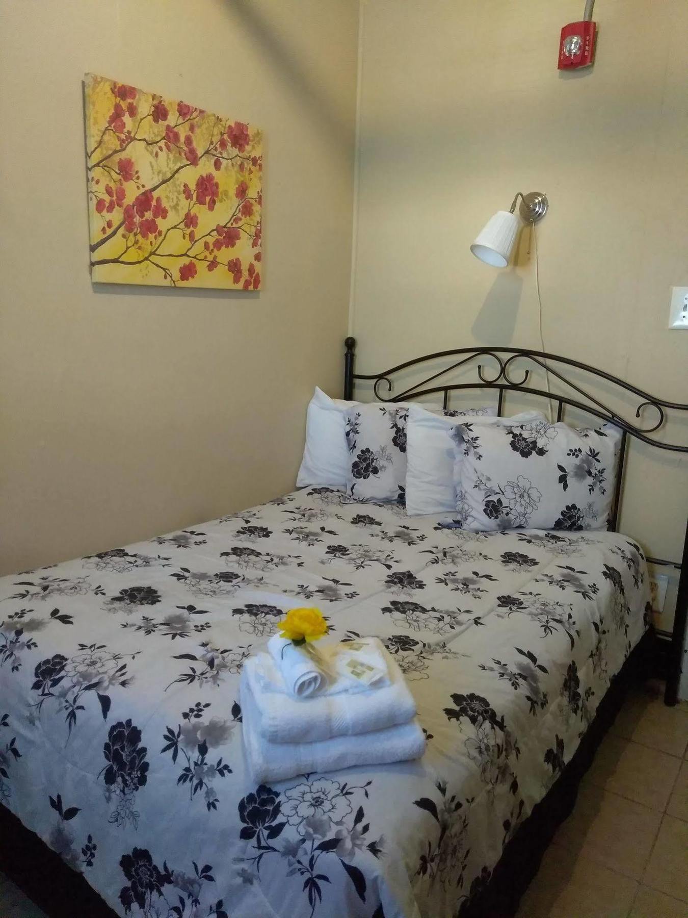 Neptune Hotel New York Bagian luar foto
